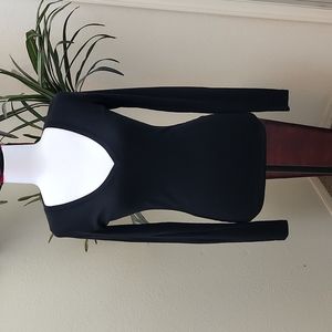 Three Dot deep-v tee Med